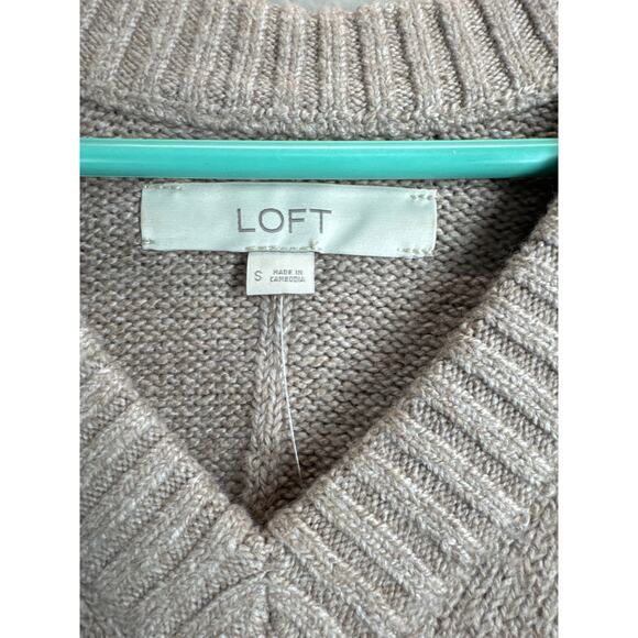 LOFT Ann Taylor Oatmeal Beige V Neck Long Sleeve Sweater Size Small NWT - Picture 3 of 5